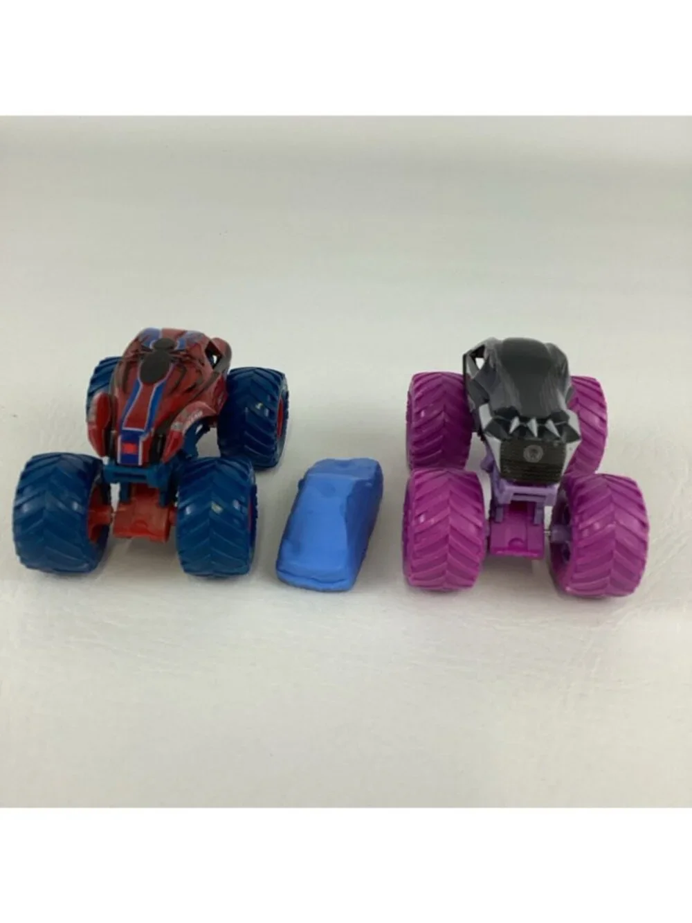 Hot Wheels Monster Jam Truck Marvel Black Panther Spider-Man Crash Car Bundle